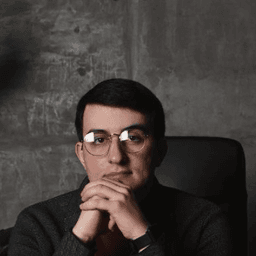 Антон Ставрати